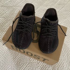 💰SOLD💰. Yeezy unisex BOOST 350